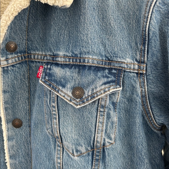 Levi's Denim Jacket with Sherpa Lining XL - Picture 4 of 8
